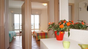 Unclassified image, 5 of 30, button - Modern Flat on 10th Floor With sea View - Beahost (Lignano Sabbiadoro)