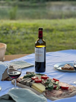 Food and drink - Les Toiles du Cassis 1h de Bordeaux/ 20min D'angoulême (Plassac Rouffiac)