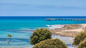On the beach - On The Beach - Beachfront Retreat with Stunning Ocean Views (Lorne)