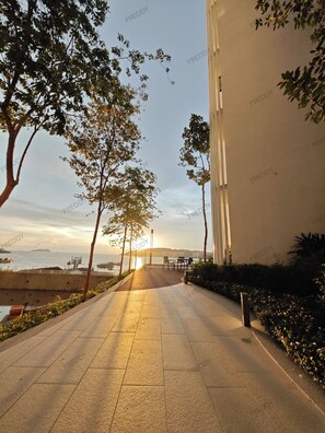 Terrace/patio - Kota Kinabalu The Shore Center Of KK CityView 3-4pax (Kota Kinabalu)