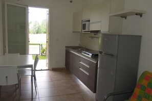 Appartement, 2 chambres, patio, vue jardin | Intérieur
