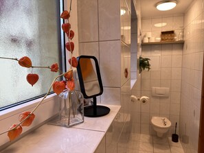 Asciugacapelli, asciugamani, carta igienica