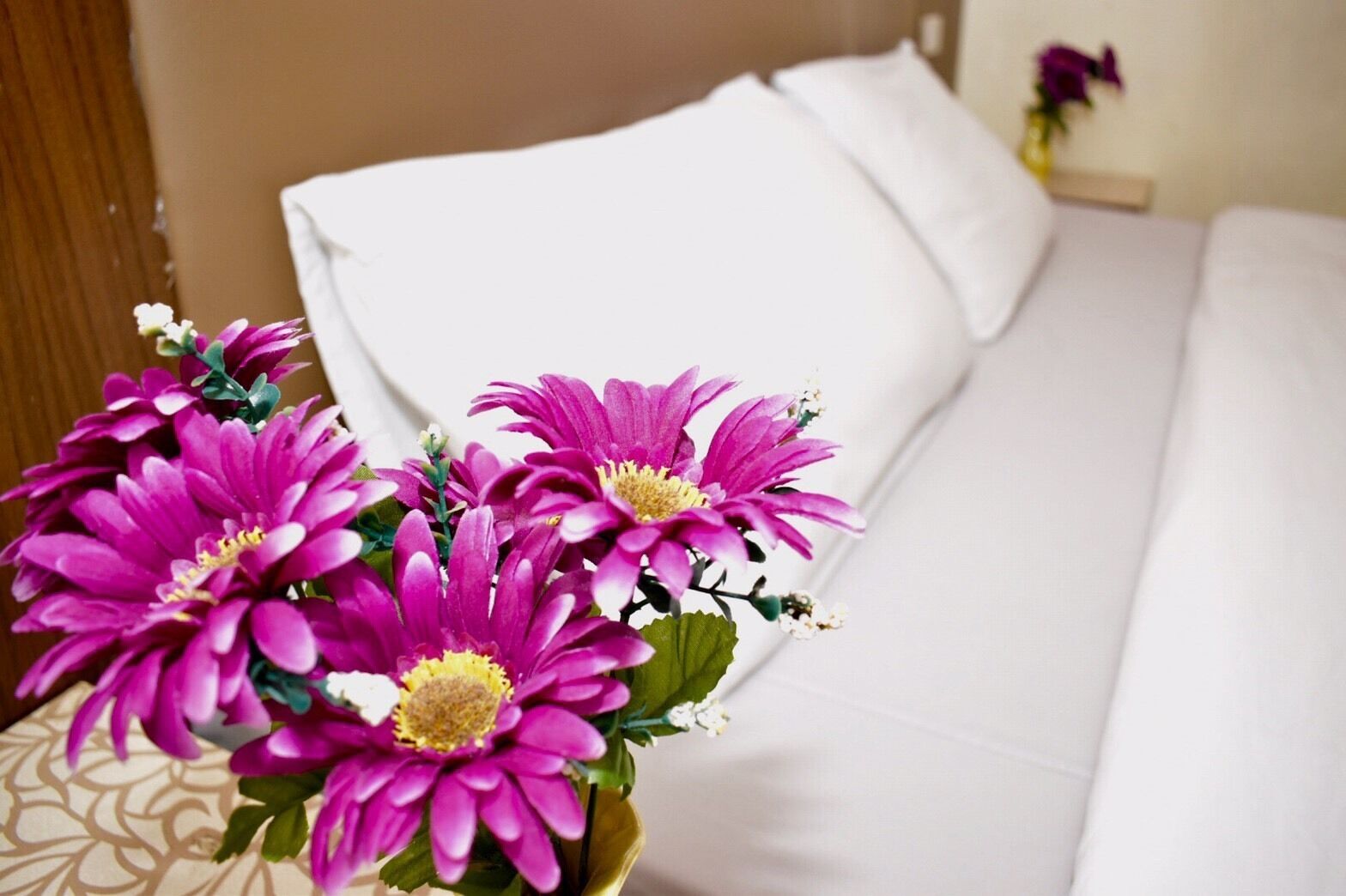 Photo - Royal Express Inn