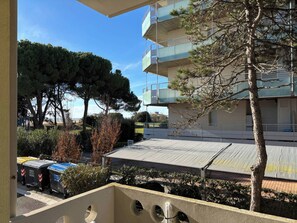 Studio, plusieurs chambres, balcon, vue ville | Extérieur