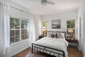 2 habitaciones, tabla de planchar con plancha, wifi y ropa de cama 