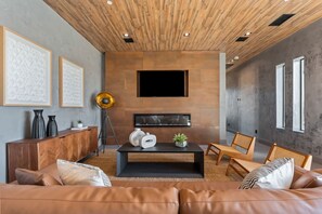 TV, fireplace, stereo, offices - BLACK C HOUSE (Pool/Spa/BocceBall) (Joshua Tree)