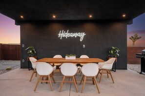 Outdoor dining - BLACK C HOUSE (Pool/Spa/BocceBall) (Joshua Tree)