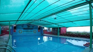 Swim-up bar - Gir Pride Resort (Mendarda)