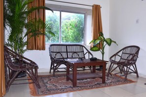 Individually furnished, desk, soundproofing - Gir Pride Resort (Mendarda)