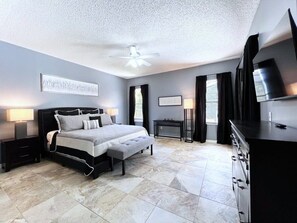 4 soverom, strykejern/-brett, wi-fi og sengetøy