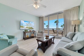 Smart TV, foosball, table tennis - Beach Club A406 l Beachfront condo l Resort l multiple pools l Amazing Views (Gulf Shores)