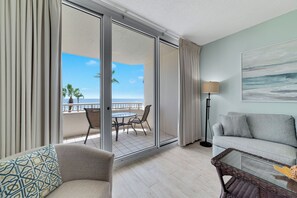 Smart-TV, Tischfußball, Tischtennisplatte