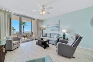 Smart-TV, Tischfußball, Tischtennisplatte