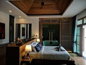 4 bedrooms, free WiFi - Peak Serenity  (Kathu)