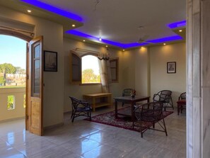 Living area - Elsanosy Family Guest House - Luxor (Luxor)