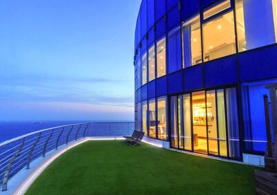Opulent Multi-Level Pearls of Umhlanga Penthouse 
