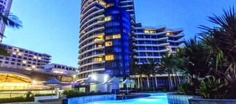 Opulent Multi-Level Pearls of Umhlanga Penthouse