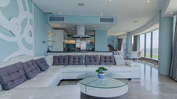 Smart TV, books, stereo