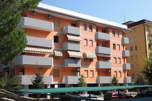Apartment, 1 Bedroom, Balcony | Property entrance