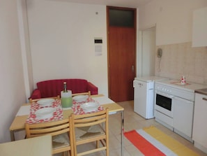 Dining room - Adorable Flat With Terrace in Bibione - Beahost (San Michele al Tagliamento)