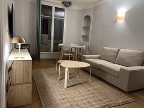 Living area - Appartement Cosy Situé en Plein Centre (Aix-en-Provence)