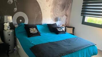 4 bedrooms, iron/ironing board, travel crib, free WiFi