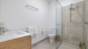 Shower, towels