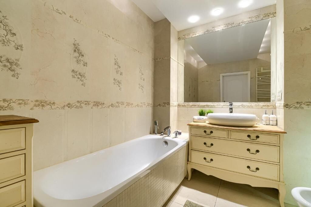 Deluxe Apartment | Bathroom | Towels