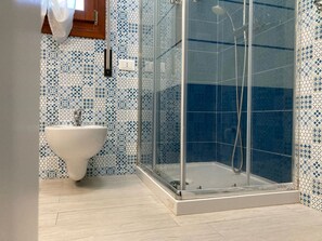 Villa, 2 slaapkamers, balkon, uitzicht op tuin | Badkamer