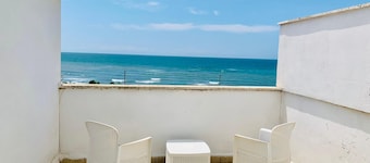 Sea view apartment with private beach