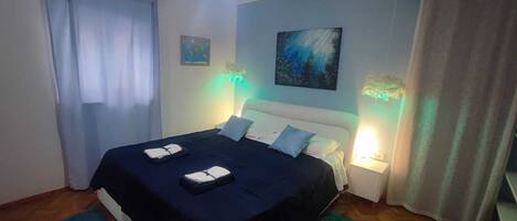 2 bedrooms, iron/ironing board, free WiFi, bed sheets