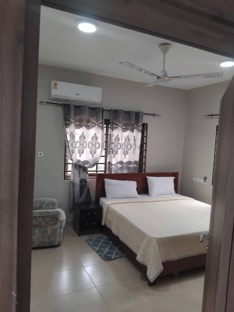 4 bedrooms, iron/ironing board, free WiFi