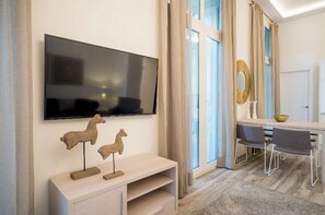 Premium Room | Makan dalam bilik