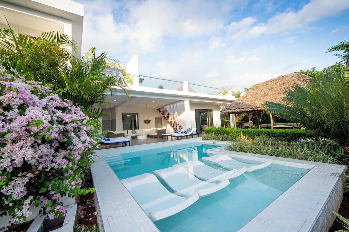 Luxe villa, 2 slaapkamers, privézwembad, gedeeltelijk uitzicht op zee | Privézwembad
