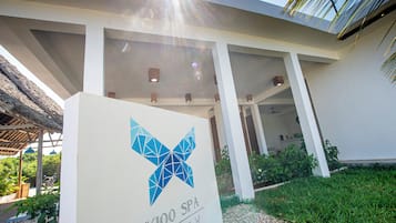 Vasca idromassaggio, trattamenti per il corpo, massaggi thailandesi