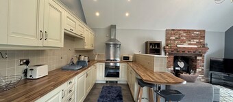 The Red Lodge Annexe 
One bedroom rental with private hot tub.