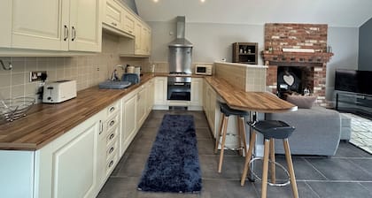 The Red Lodge Annexe
One bedroom rental with private hot tub.