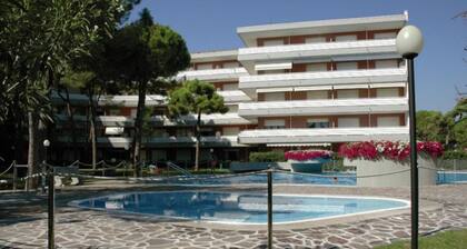 Poolside Flat 50mt From the sea