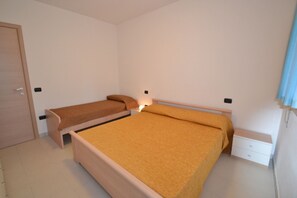 Huoneisto, 2 makuuhuonetta, parveke, kaupunkinäköala | 2 makuuhuonetta