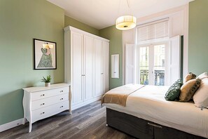 Basic Apartment, 2 Double Beds | 2 bedrooms, laptop workspace, iron/ironing board, bed sheets - Crystal Palace Residence I (London)