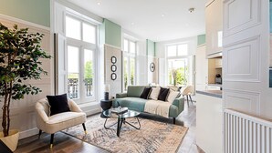 Interior - Crystal Palace Residence I (London)