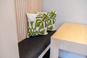 Basic Apartment, 1 Double Bed | Private kitchen