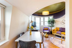 Basic Apartment, 2 Double Beds | Private kitchen | Fridge, microwave, oven, stovetop - Crystal Palace Residence III (London)