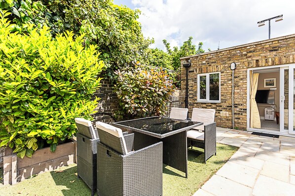 Exterior - Charming Garden Studio (London)