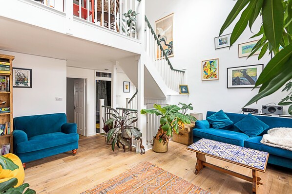 Basic House, Multiple Beds | Living area | Streaming services - Quirky, Spacious House in the Heart of Hackney (London)