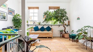 Basic House, Multiple Beds | Interior - Quirky, Spacious House in the Heart of Hackney (London)