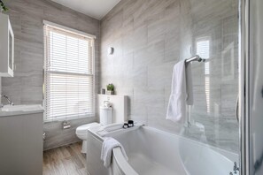 Appartement, 2 lits doubles | Salle de bain