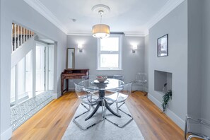 Basic House, Multiple Beds | Dining - Stunning Period Feature House (London)
