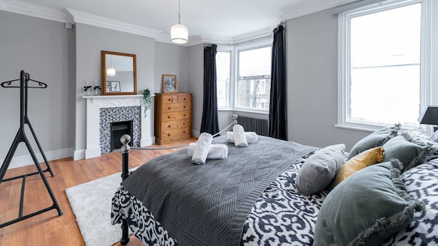 Unclassified image, 1 of 15, button - Stunning Period Feature House (London)