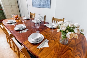 Basic House, Multiple Beds | Dining - Extremely Rare Luxury Loft (London)